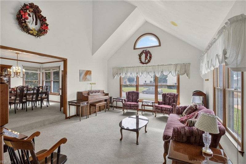 Photo 4 of 21 residential for sale in Chesapeake virginia