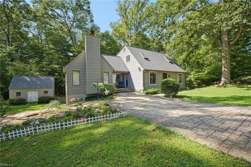 Photo 2 of 31 residential for sale in James City County virginia