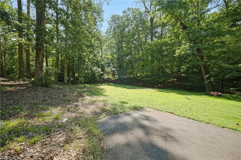 Photo 27 of 31 residential for sale in James City County virginia