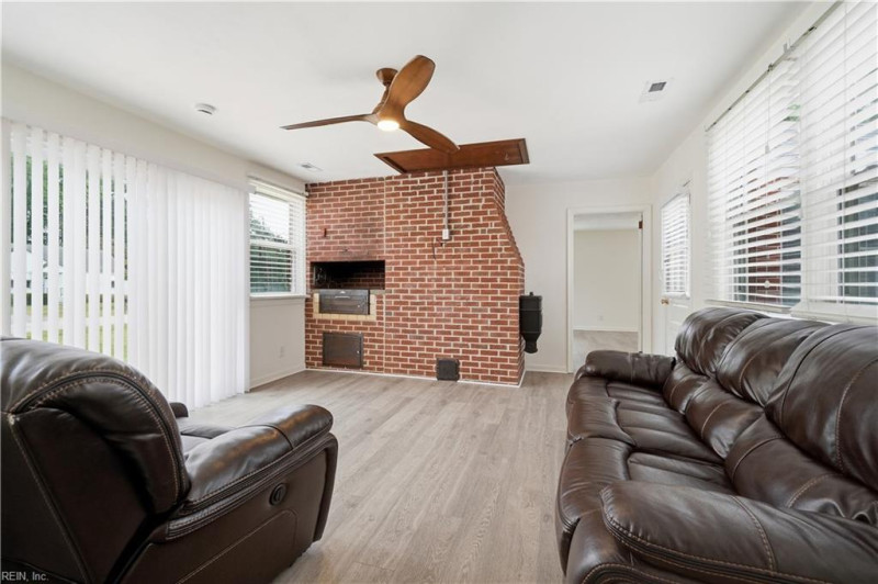 Photo 11 of 43 residential for sale in Virginia Beach virginia