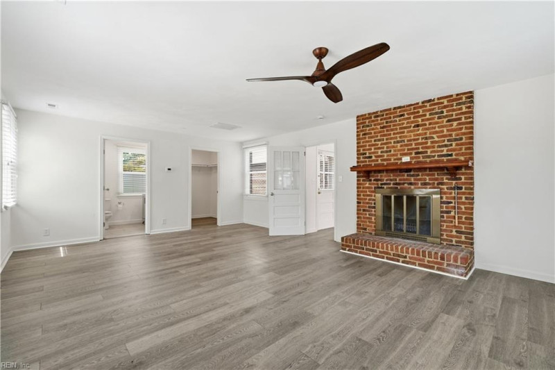 Photo 13 of 43 residential for sale in Virginia Beach virginia