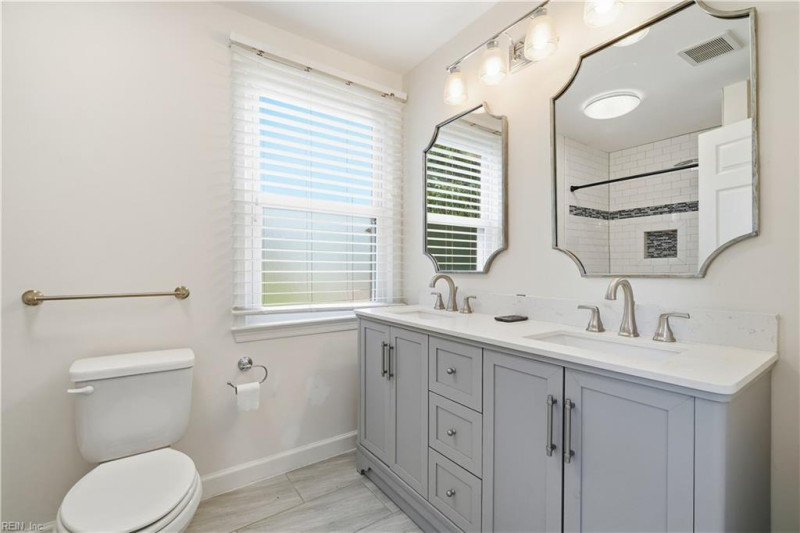 Photo 15 of 43 residential for sale in Virginia Beach virginia