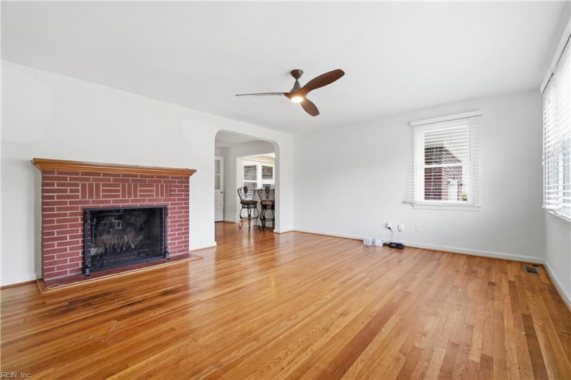 Photo 3 of 43 residential for sale in Virginia Beach virginia