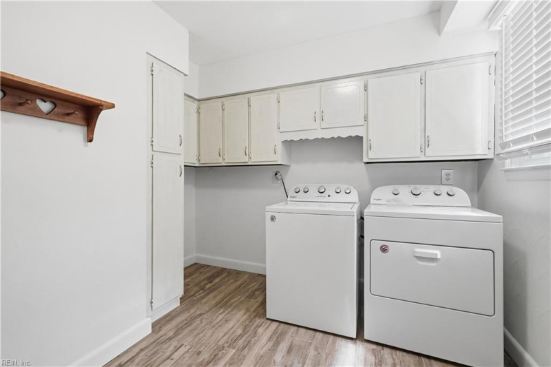 Photo 9 of 43 residential for sale in Virginia Beach virginia