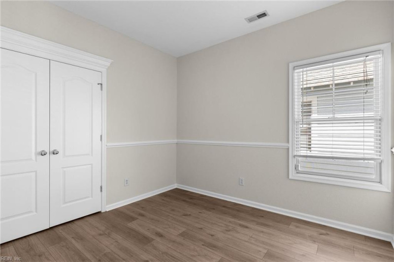 Photo 13 of 35 residential for sale in Virginia Beach virginia