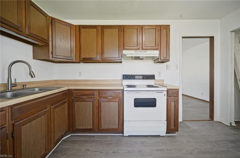 Photo 11 of 27 residential for sale in Chesapeake virginia
