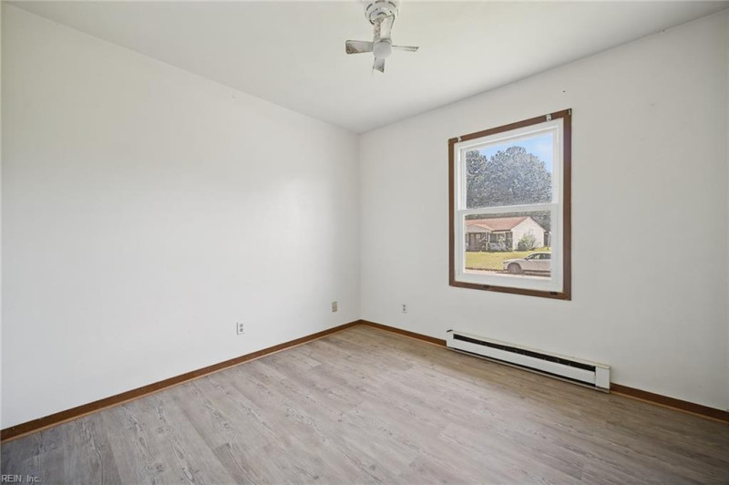 Photo 12 of 27 residential for sale in Chesapeake virginia