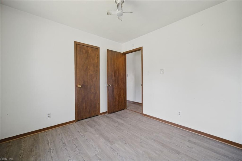 Photo 13 of 27 residential for sale in Chesapeake virginia