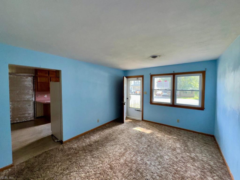 Photo 4 of 16 residential for sale in Chesapeake virginia Photo 4 of 16 residential for sale in Chesapeake virginia