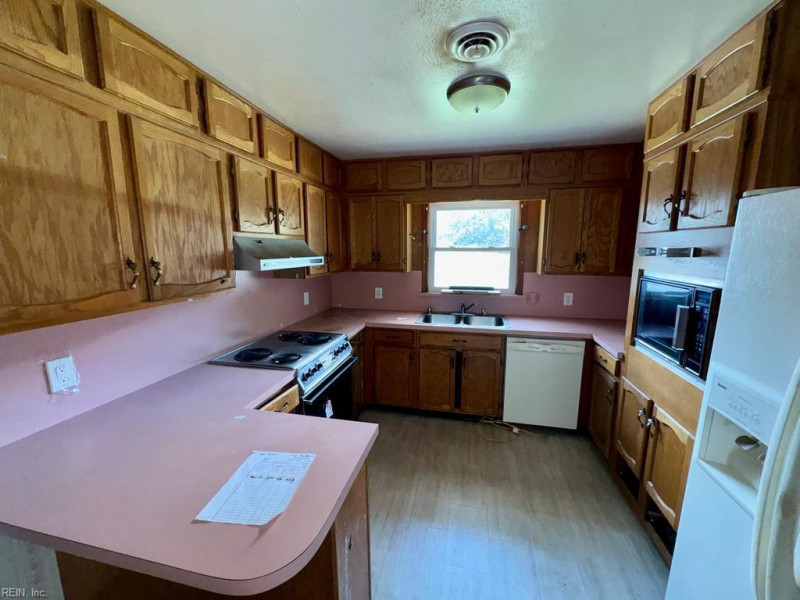 Photo 6 of 16 residential for sale in Chesapeake virginia Photo 6 of 16 residential for sale in Chesapeake virginia