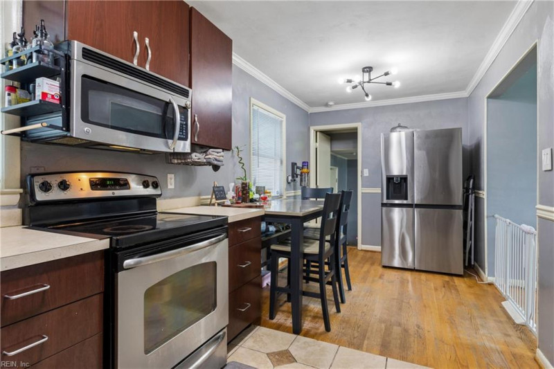 Photo 11 of 38 residential for sale in Chesapeake virginia
