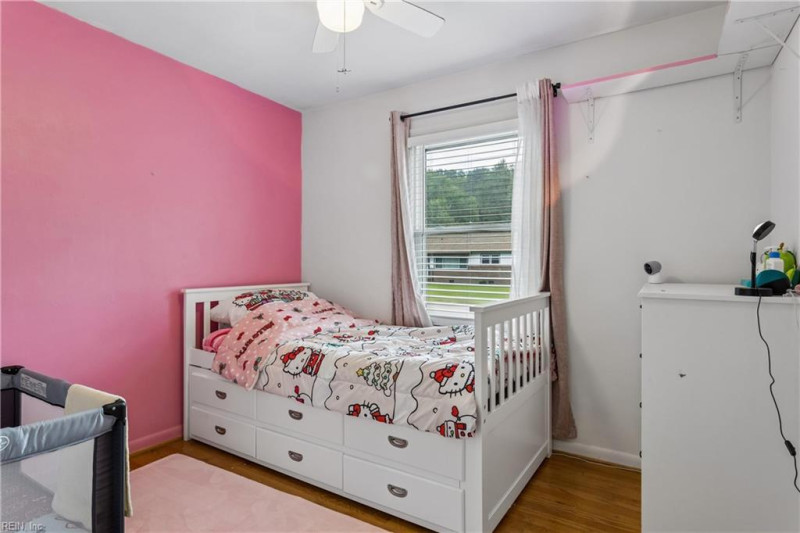 Photo 15 of 38 residential for sale in Chesapeake virginia