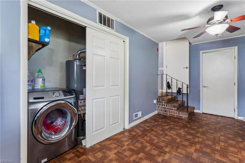 Photo 24 of 38 residential for sale in Chesapeake virginia