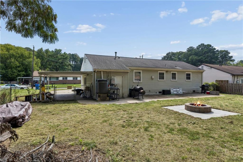 Photo 25 of 38 residential for sale in Chesapeake virginia