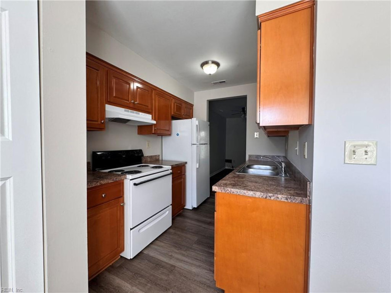 Photo 7 of 12 residential for sale in Virginia Beach virginia