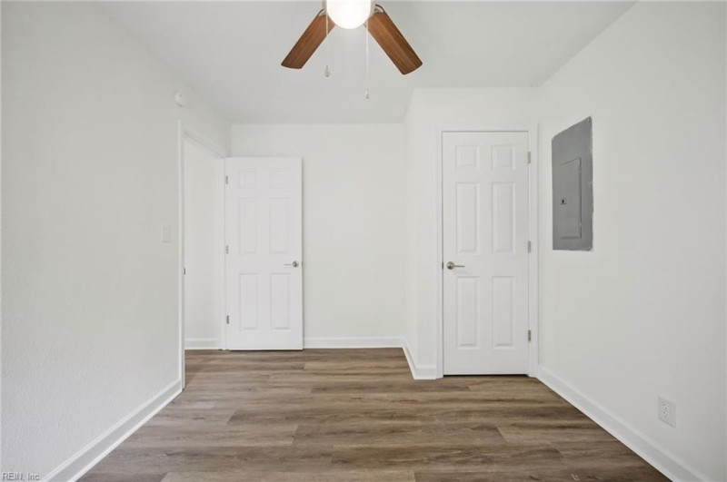 Photo 12 of 30 residential for sale in Portsmouth virginia