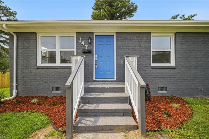 Photo 2 of 30 residential for sale in Portsmouth virginia