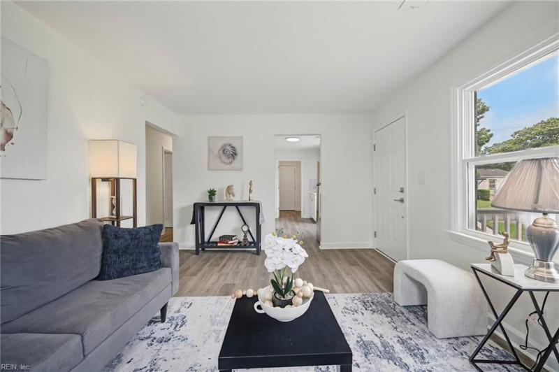 Photo 5 of 30 residential for sale in Portsmouth virginia