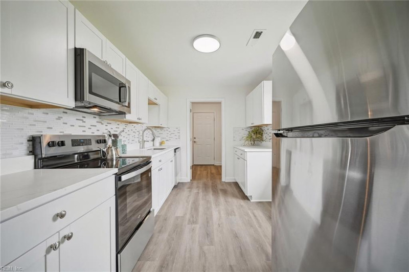 Photo 7 of 30 residential for sale in Portsmouth virginia