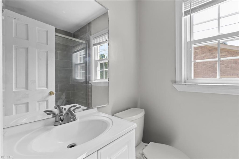Photo 19 of 24 residential for sale in Chesapeake virginia