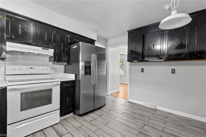 Photo 9 of 24 residential for sale in Chesapeake virginia