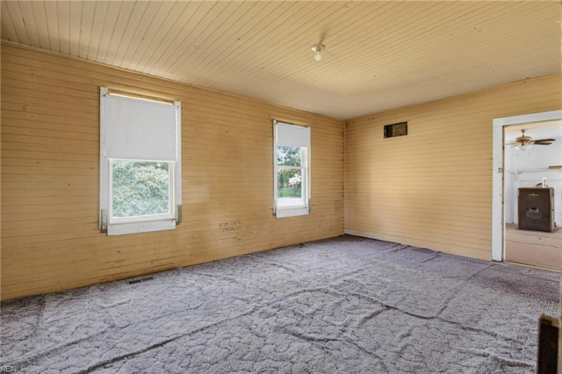 Photo 10 of 25 residential for sale in Perquimans County virginia