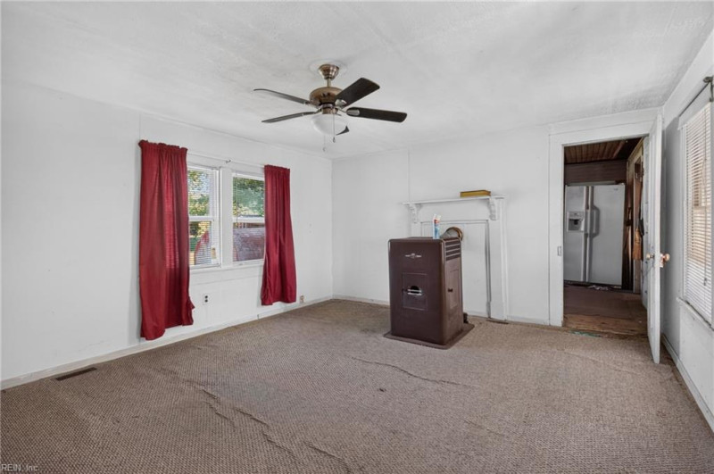 Photo 12 of 25 residential for sale in Perquimans County virginia