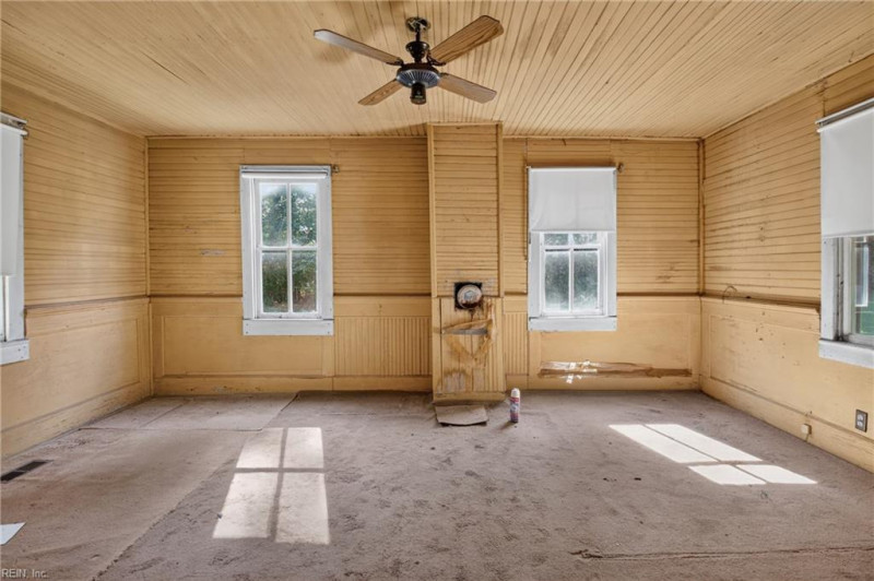 Photo 15 of 25 residential for sale in Perquimans County virginia
