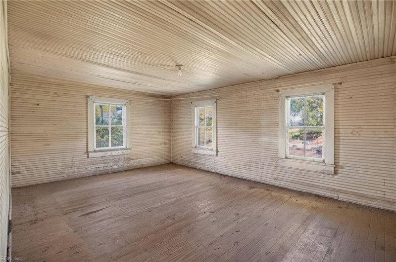 Photo 16 of 25 residential for sale in Perquimans County virginia