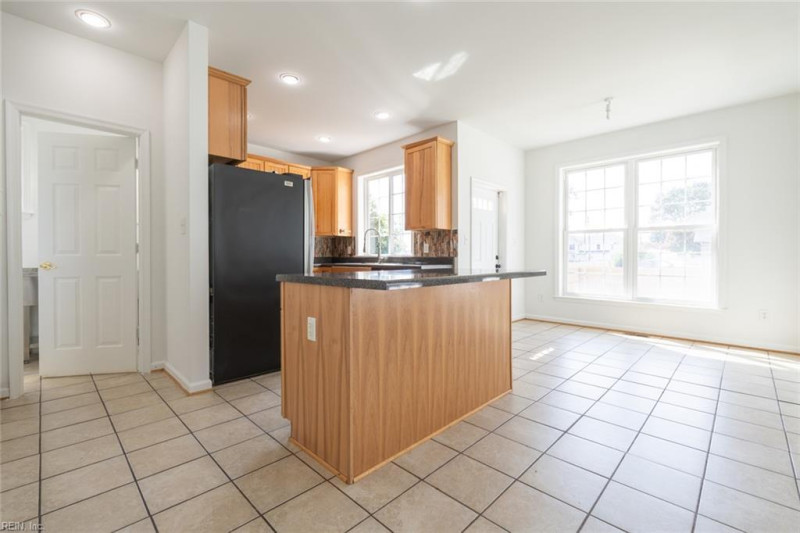 Photo 11 of 48 residential for sale in Hampton virginia