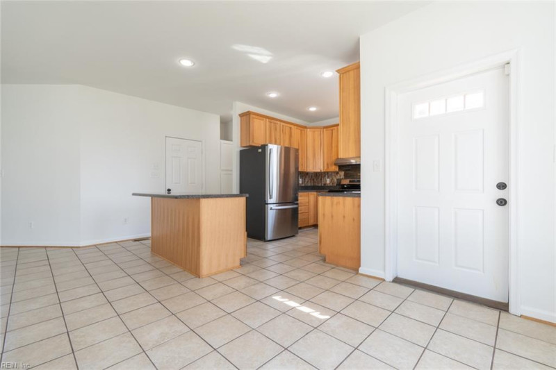 Photo 13 of 48 residential for sale in Hampton virginia