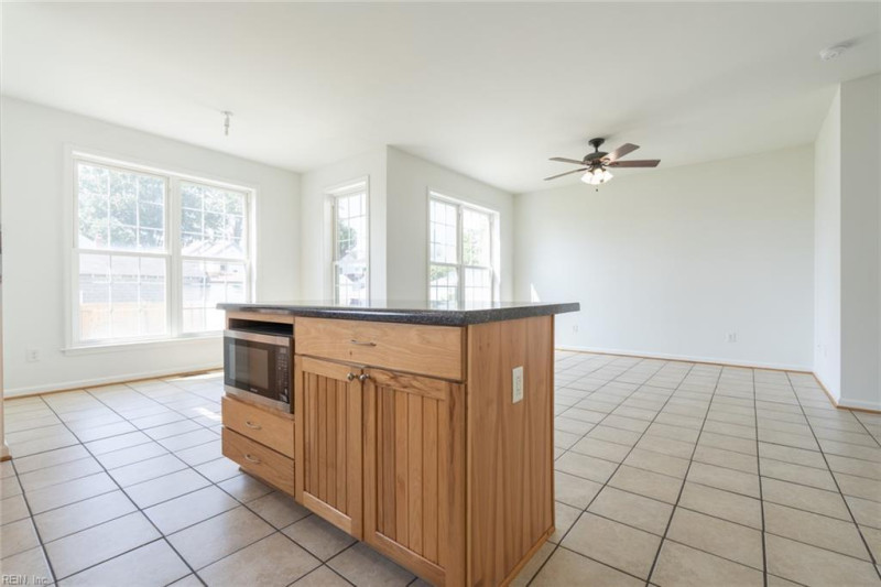 Photo 17 of 48 residential for sale in Hampton virginia