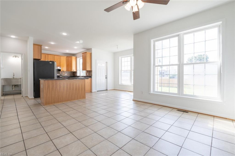 Photo 7 of 48 residential for sale in Hampton virginia