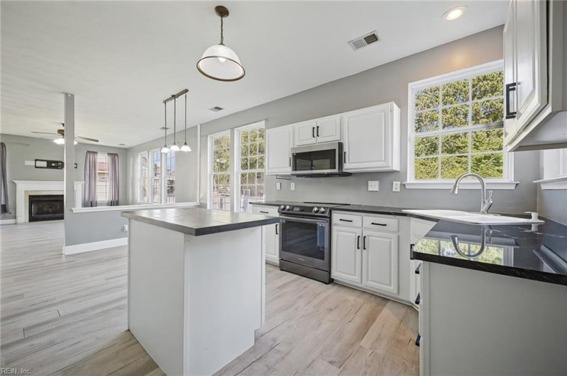Photo 16 of 43 residential for sale in Suffolk virginia