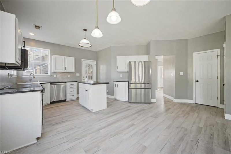 Photo 17 of 43 residential for sale in Suffolk virginia
