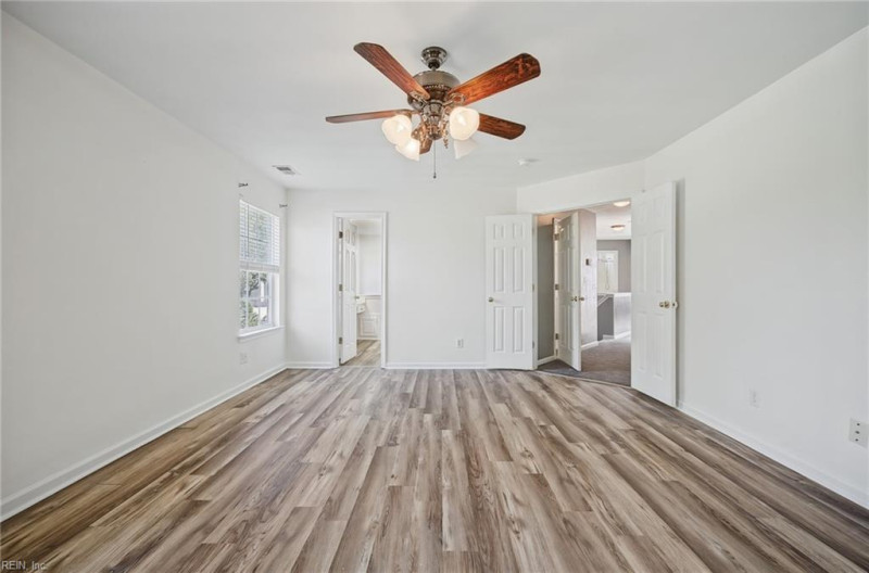 Photo 20 of 43 residential for sale in Suffolk virginia