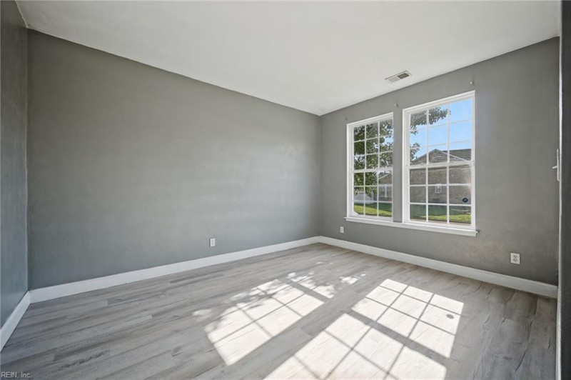 Photo 7 of 43 residential for sale in Suffolk virginia