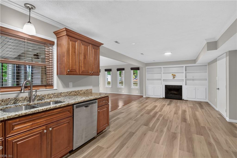 Photo 10 of 36 residential for sale in Hampton virginia