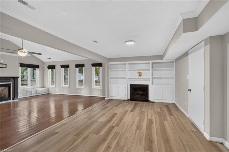 Photo 11 of 36 residential for sale in Hampton virginia