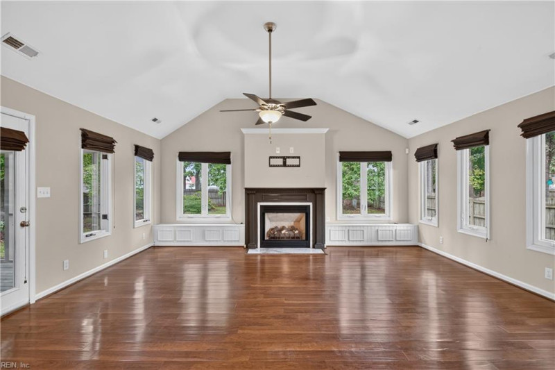 Photo 2 of 36 residential for sale in Hampton virginia