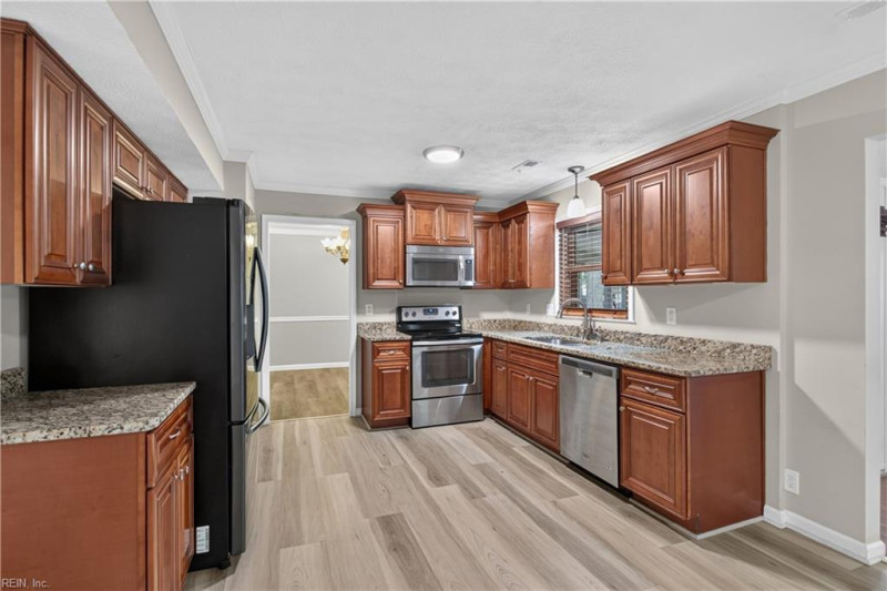 Photo 7 of 36 residential for sale in Hampton virginia