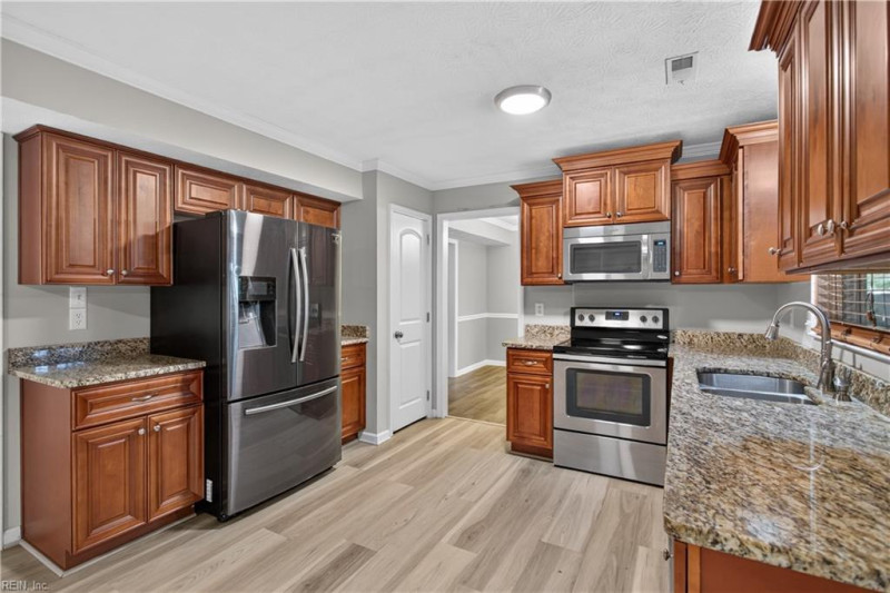 Photo 8 of 36 residential for sale in Hampton virginia