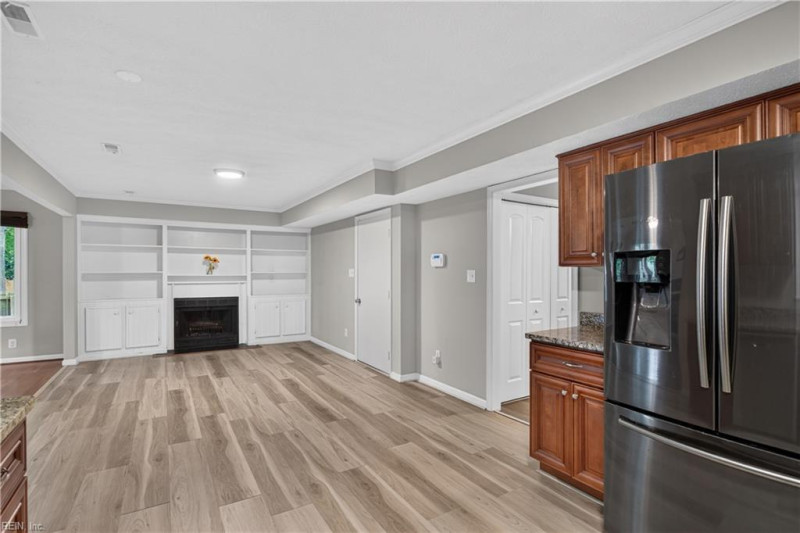 Photo 9 of 36 residential for sale in Hampton virginia