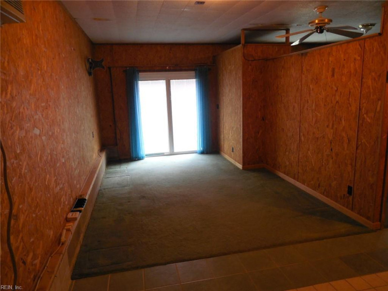 Photo 14 of 24 residential for sale in Gloucester County virginia