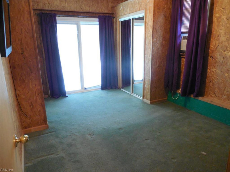 Photo 15 of 24 residential for sale in Gloucester County virginia
