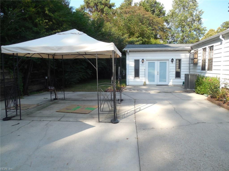 Photo 19 of 24 residential for sale in Gloucester County virginia