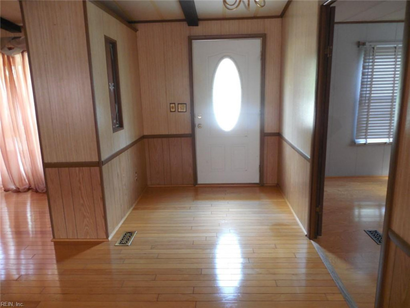 Photo 3 of 24 residential for sale in Gloucester County virginia