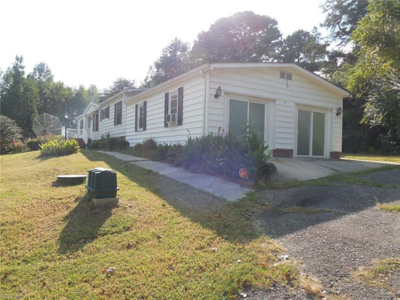 Photo 7 of 24 residential for sale in Gloucester County virginia
