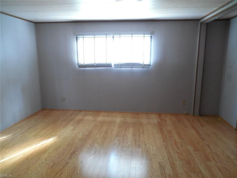 Photo 8 of 24 residential for sale in Gloucester County virginia