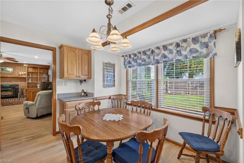 Photo 12 of 37 residential for sale in Virginia Beach virginia